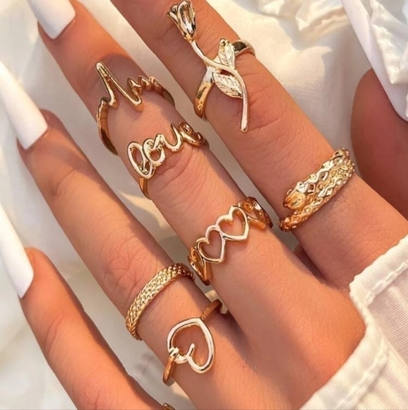 8 piece Stylish Ring set - Picture 1 of 4